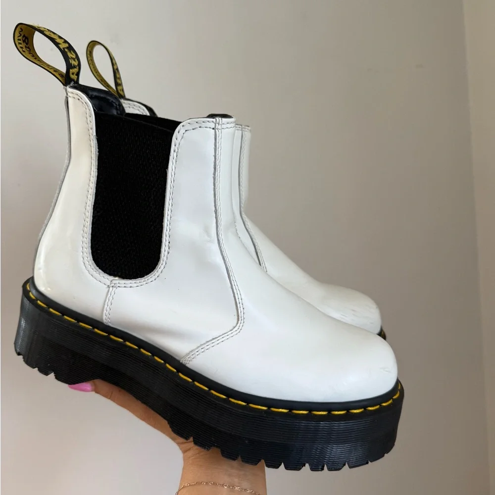Dr. Martens 2976 Quad White Leather Chelsea Boots 9L - Picture 4 of 13